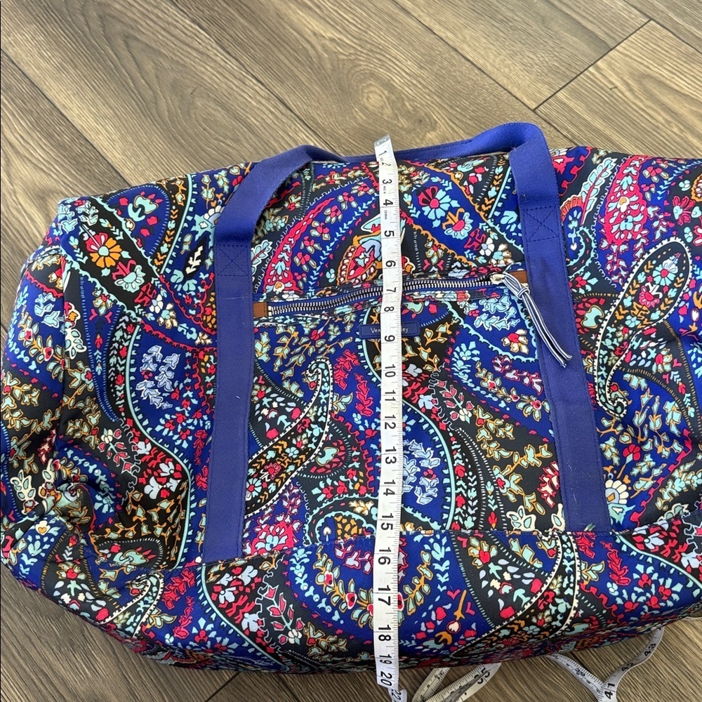 Vera Bradley large travel duffel bag in the Katalina Blues pattern - Picture 9 of 13
